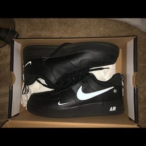 Air Force 1 black utility’s